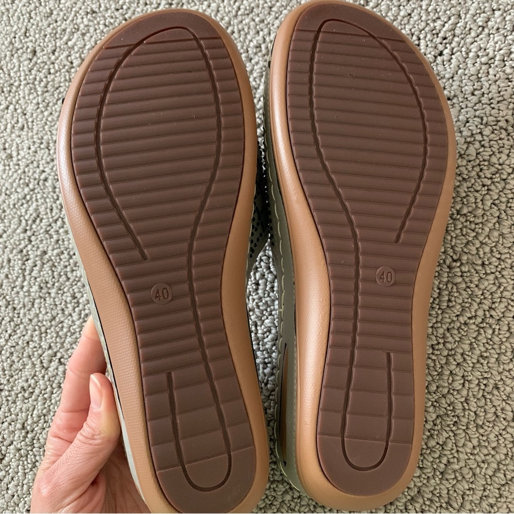 Sandals - Picture 10 of 10